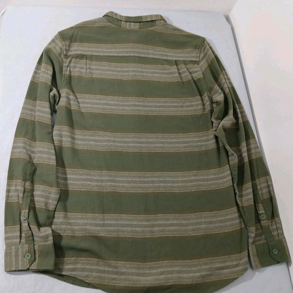Quiksilver Men's Casual Plaid and Striped Shirt Set - Picture 9 of 11